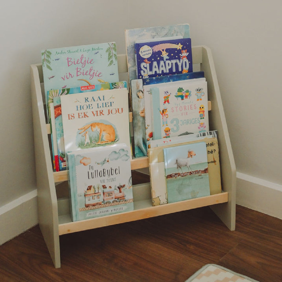 Freestanding Bookshelf