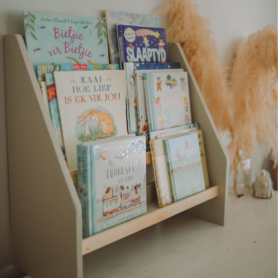 Freestanding Bookshelf