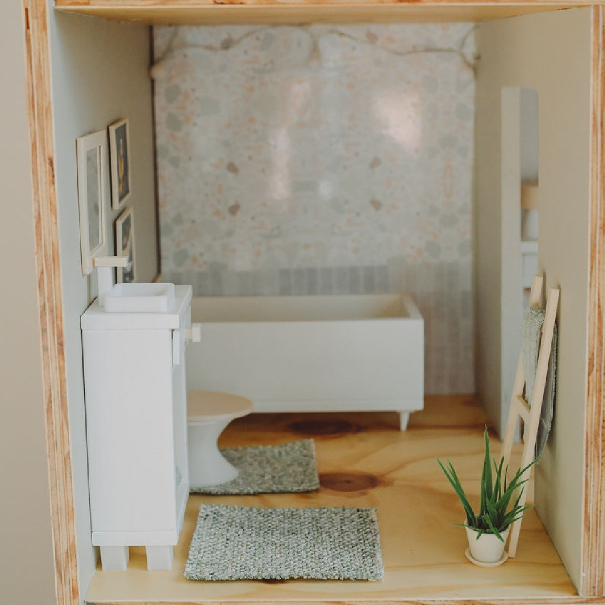 Bathroom - Barbie