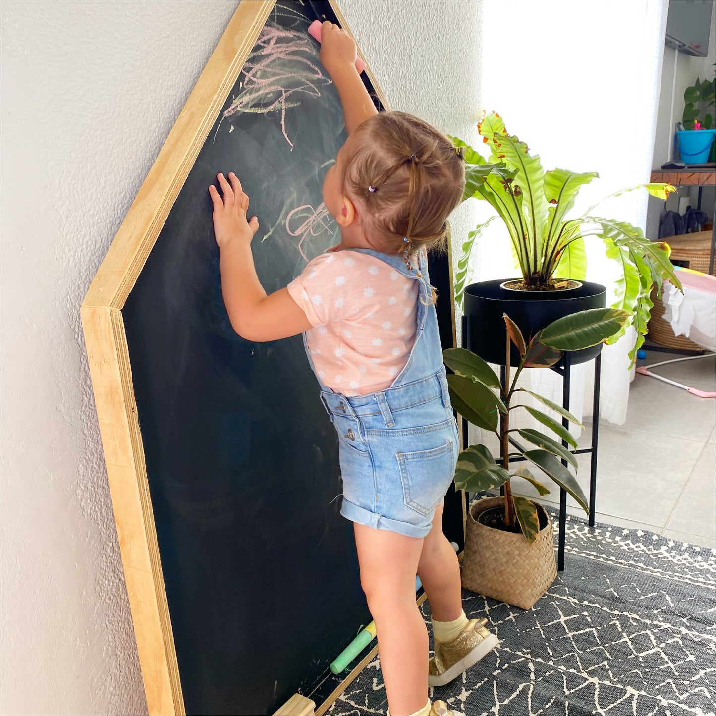 Blackboard House for kids