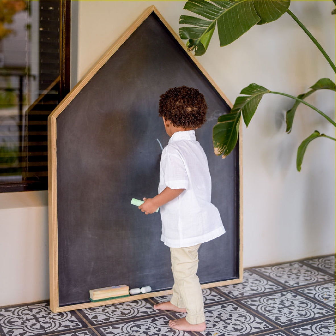 Blackboard House for kids